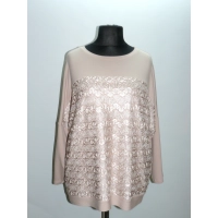 Elegancka bluzka zdobiona koronką w stylu boho - beżowa